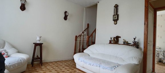 3 bedrooms House in Poissy, France No. 165042 2