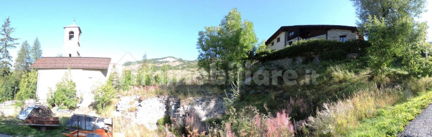 Terreno en Sauze di Cesana, Italy 300 m² No. 83623
