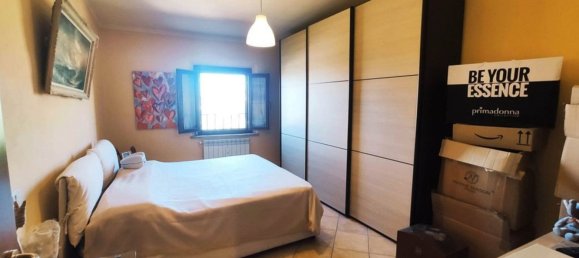 3 rooms Apartment in Foiano della Chiana, Italy No. 226143 6