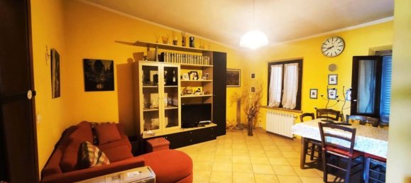 3 rooms Apartment in Foiano della Chiana, Italy No. 226143 3