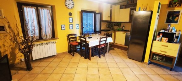 3 rooms Apartment in Foiano della Chiana, Italy No. 226143 2