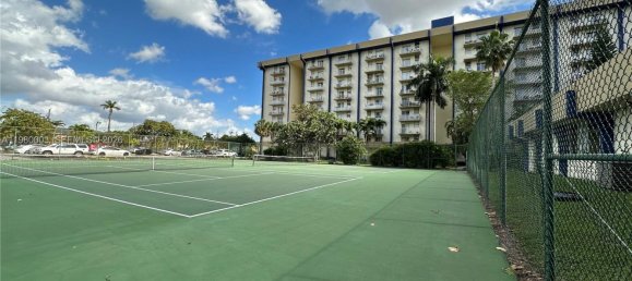 1 Schlafzimmer Gewerbliche Immobilien in Miami, USA, Nr. 615360 9