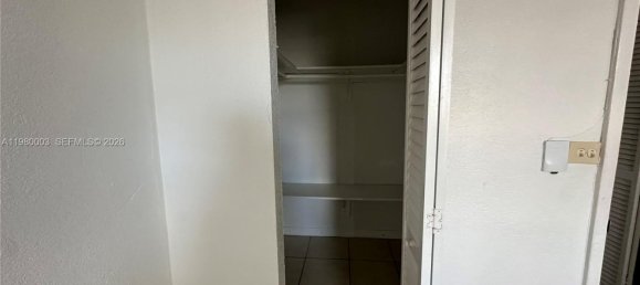1 Schlafzimmer Gewerbliche Immobilien in Miami, USA, Nr. 615360 11