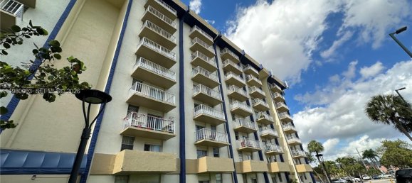 1 Schlafzimmer Gewerbliche Immobilien in Miami, USA, Nr. 615360 8