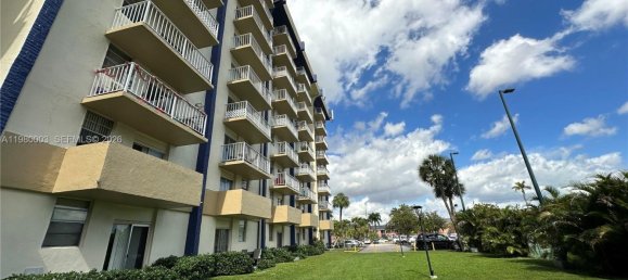 1 Schlafzimmer Gewerbliche Immobilien in Miami, USA, Nr. 615360 10