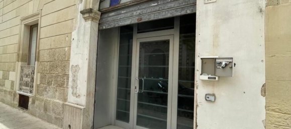 80m² Commercial property in Martano, Italy No. 174184 17