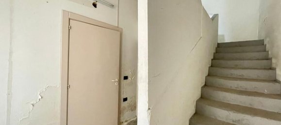 80m² Commercial property in Martano, Italy No. 174184 9