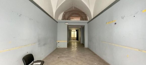 80m² Commercial property in Martano, Italy No. 174184 2