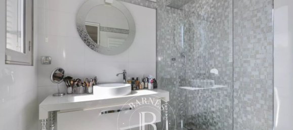 6 bedrooms Hotel in Saint-Mande, France No. 346384 22