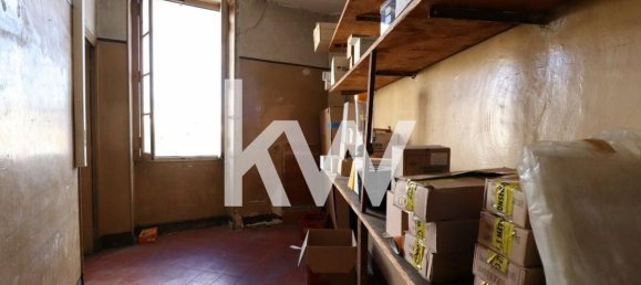 70m² Commercial property in Nimes, France No. 299560 8