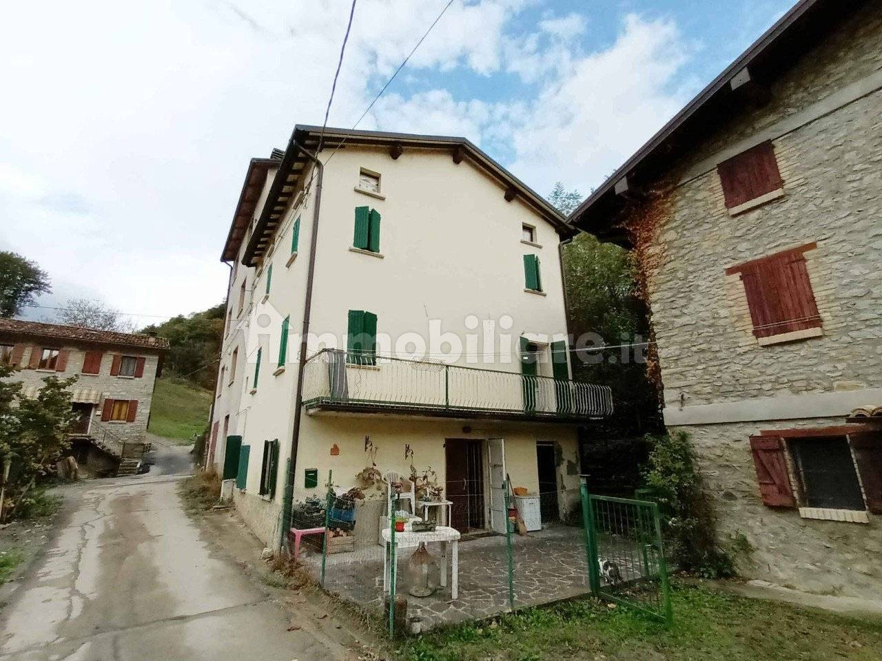 4 bedrooms House in Castelnovo ne' Monti, Italy No. 74792