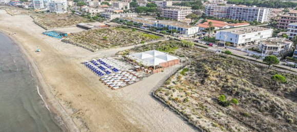 Gewerbliche Immobilie in Le Grau-du-Roi, France, Nr. 294398 9