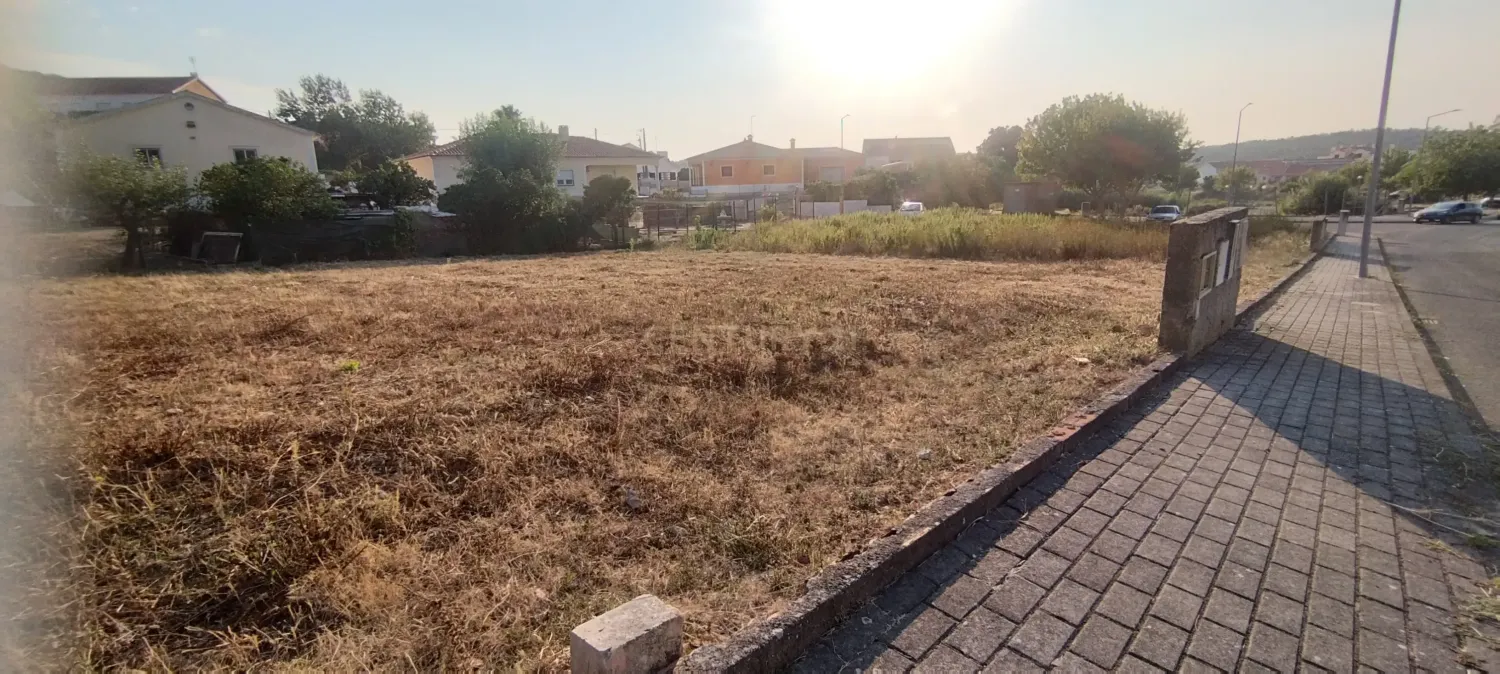 432m² Land in Torres Vedras, Portugal No. 249275