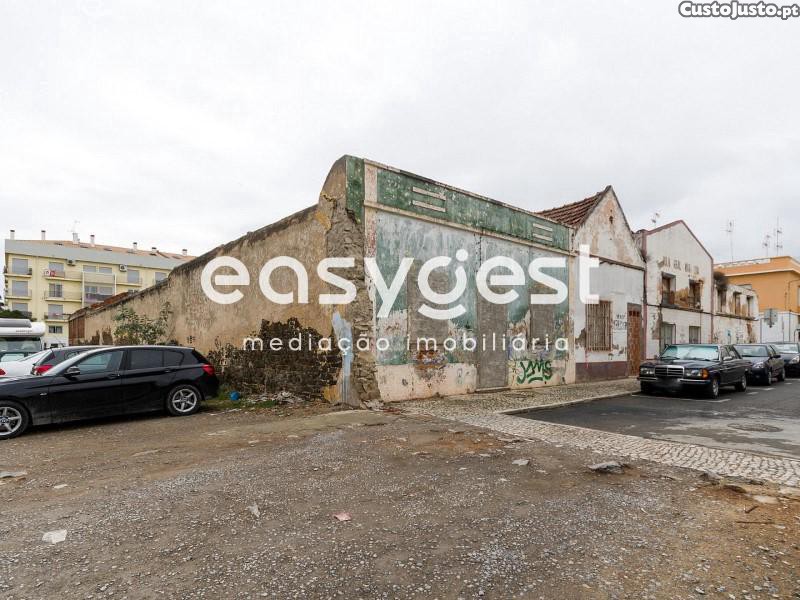  Building in Vila Real de Santo Antonio, Portugal No. 72853