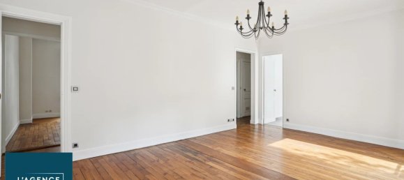 2 bedrooms Apartment in Clichy, France No. 162222 3