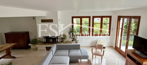 Дом с 4 спальнями в Сен-Лё-ла-Форе, Франция № 308629 2