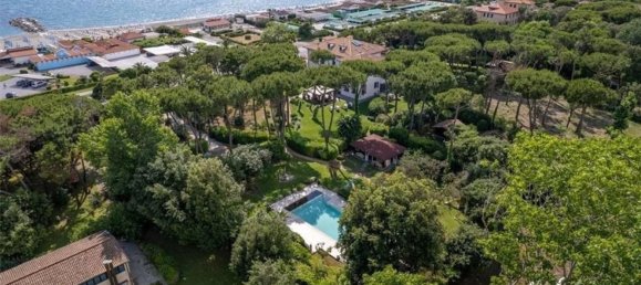 Villa de 2 habitaciónes en Forte dei Marmi, Italy No. 309992 5