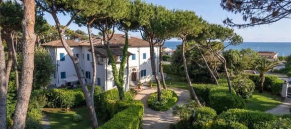 Villa de 2 habitaciónes en Forte dei Marmi, Italy No. 309992 4