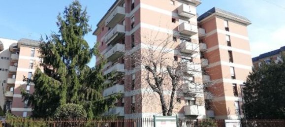 3 rooms Apartment in Monza, Italy No. 7667 12
