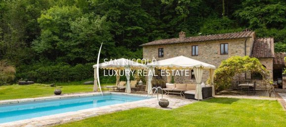 4 bedrooms Villa in Radicondoli, Italy No. 196302 2