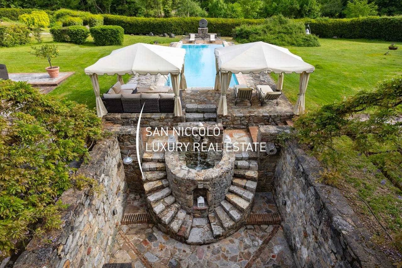 4 bedrooms Villa in Radicondoli, Italy No. 196302