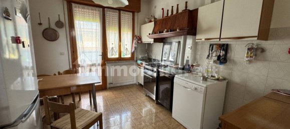 Вилла с 4 спальнями в Удине, Италия № 333140 4