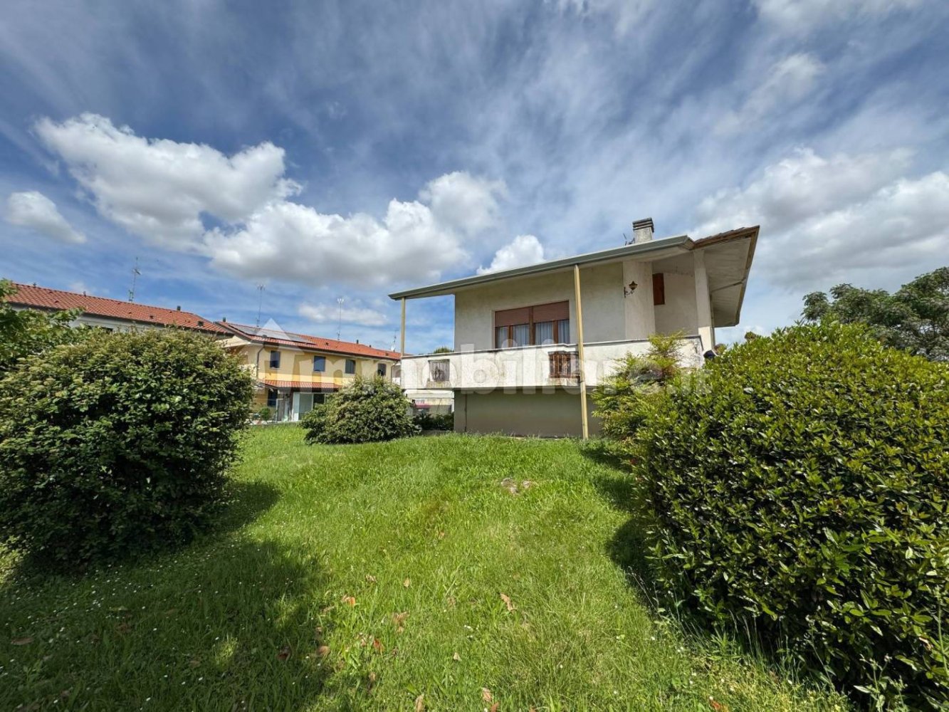 Вилла с 4 спальнями в Удине, Италия № 333140