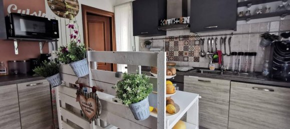 8 rooms Villa in Cisano sul Neva, Italy No. 143893 3