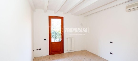 Квартира с 3 комнатами в Брешиа, Италия № 7613 17