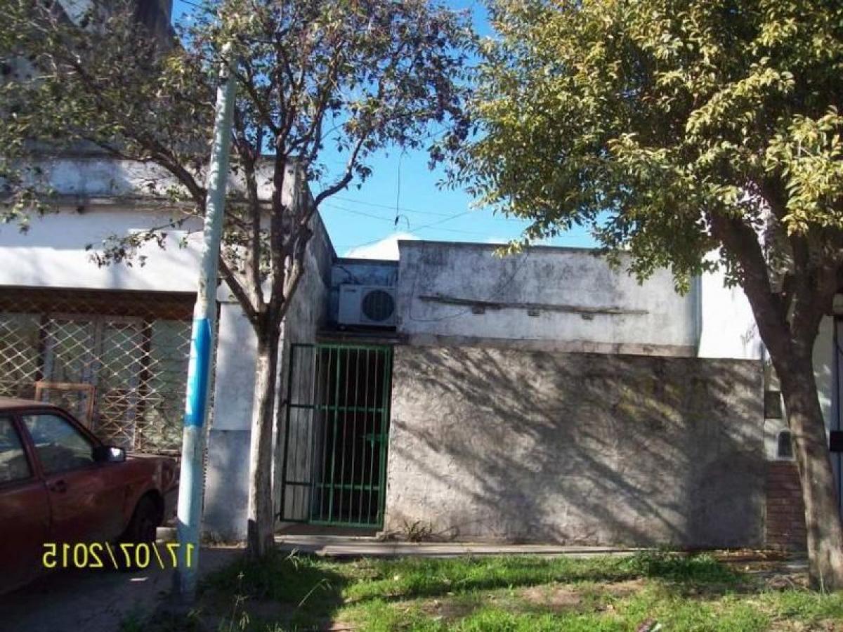 2 bedrooms House in General San Martin, Argentina No. 20440