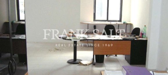 Bureau à Msida, Malta 139m² No. 12789 5