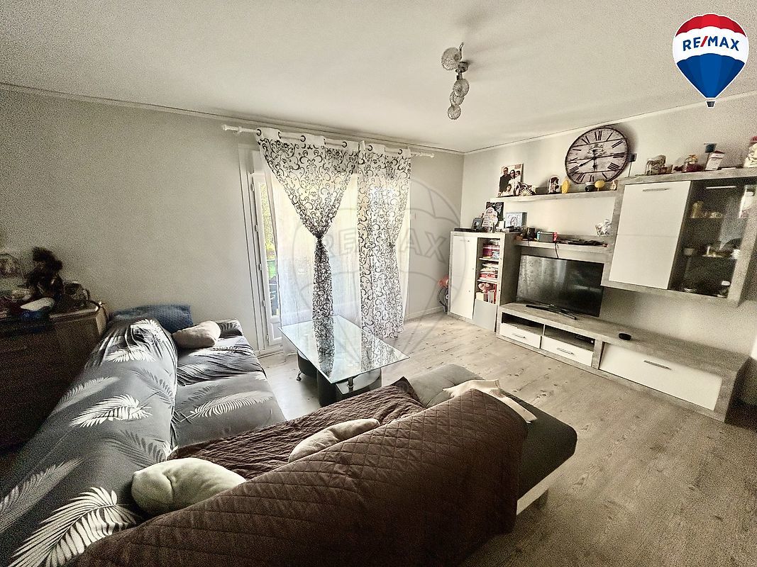 Apartamento de 2 dormitorios en Bourges, France No. 232541