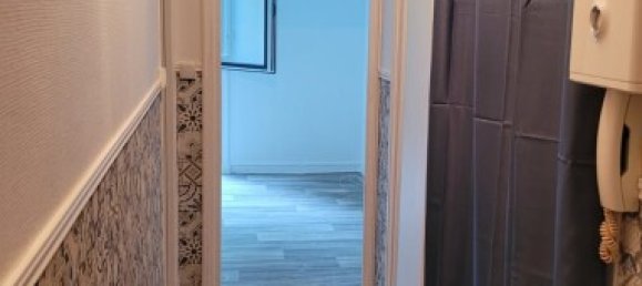 1 bedroom Apartment in Fontenay-le-Fleury, France No. 317330 3