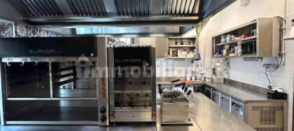 360m² Commercial property in Rome, Italy No. 333569 11