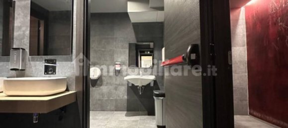 360m² Commercial property in Rome, Italy No. 333569 9