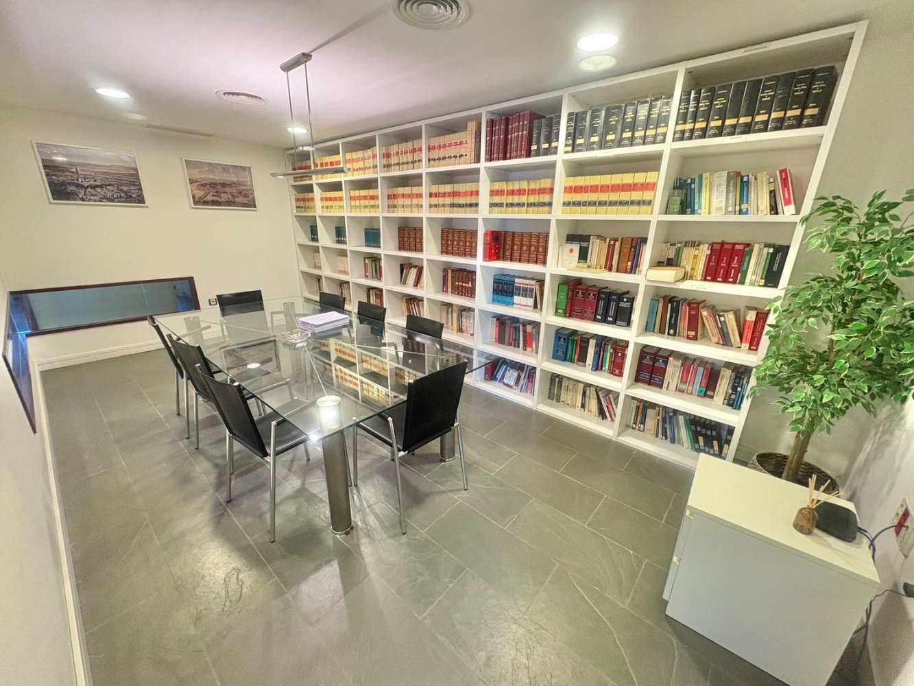 183m² Office in Andalusia, Spain No. 235252