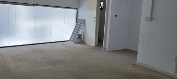 محلّ في Larnaca, قبرص 200متر مربع رقم 173427 6