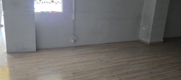  محلّ في Larnaca, قبرص 200متر مربع رقم 173427 3