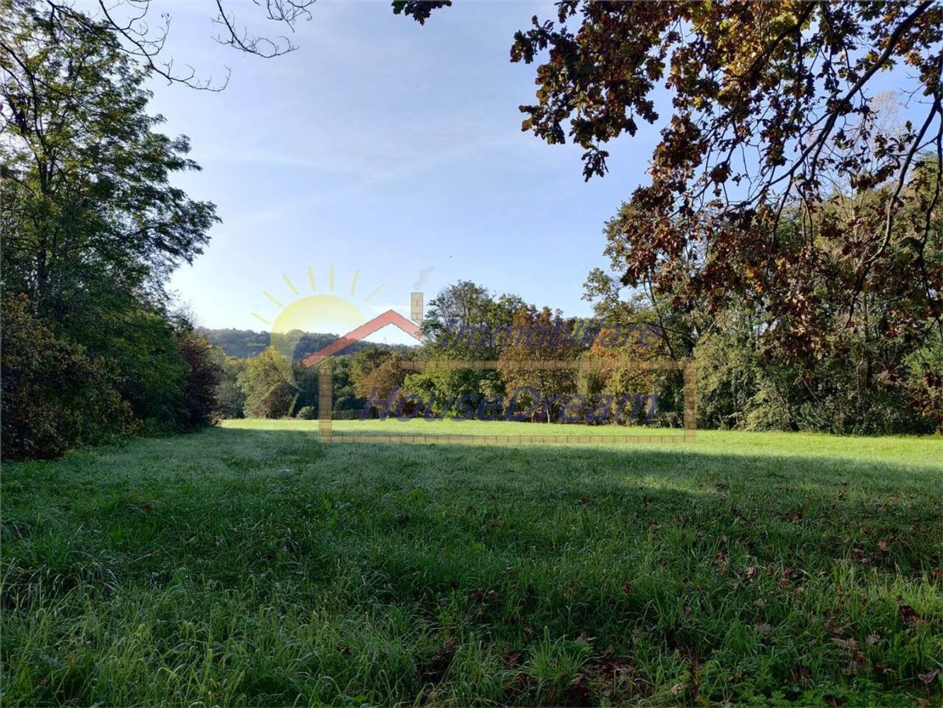 14300m² Land in Caravate, Italy No. 158421