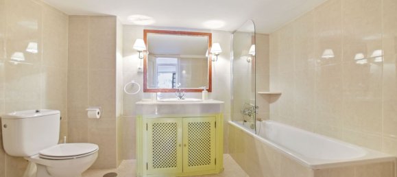 Edificio de 4 dormitorios en Cabopino, Spain No. 2950 19