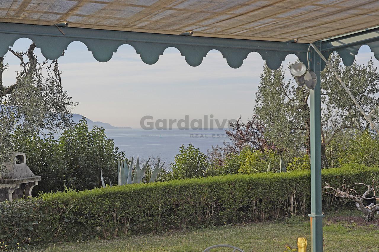 3 rooms Apartment in Toscolano Maderno, Italy No. 236638