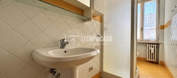 Apartamento de 4 divisões em Biella, Italy N.º 38791 8