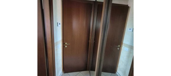 3 rooms Apartment in Rome, Italy No. 16034 14