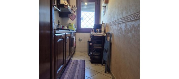 3 rooms Apartment in Rome, Italy No. 16034 9