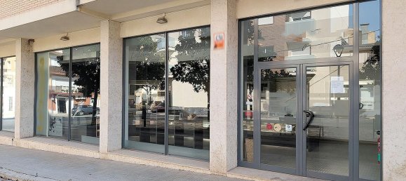 261m² Commercial property in Ulldecona, Spain No. 139414 2
