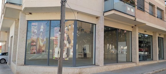 261m² Commercial property in Ulldecona, Spain No. 139414 4
