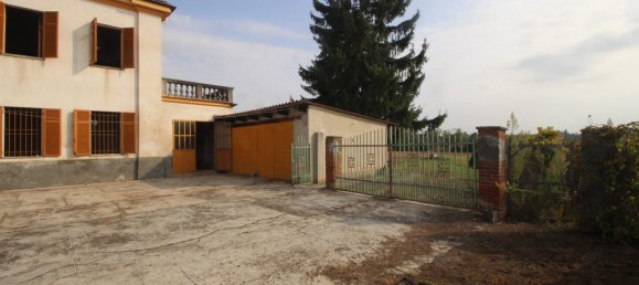 7 bedrooms House in Conzano, Italy No. 339563 4