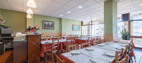 315m² Commercial property in Rio Tinto, Portugal No. 60065 6