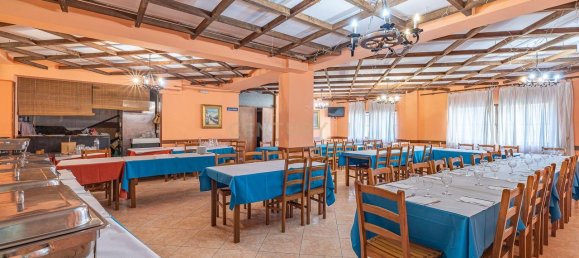 315m² Commercial property in Rio Tinto, Portugal No. 60065 5