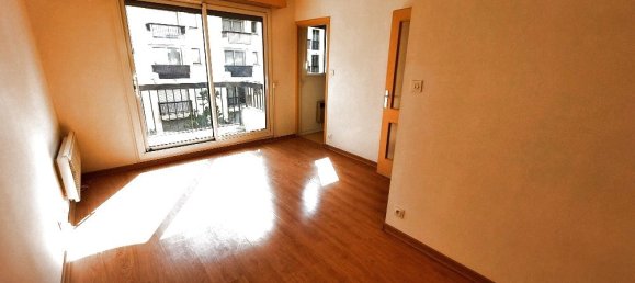 Studio in Clermont-Ferrand, France No. 262570 2